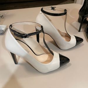Nine West white ankle black toe boot size 5